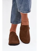 Dámské pantofle a chodaki na platformě s přezkou – hnědé Selio