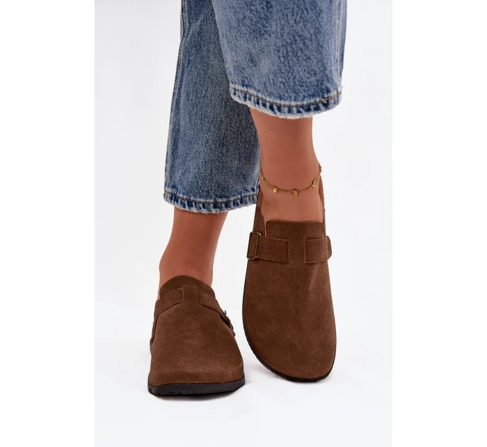 Dámské pantofle a chodaki na platformě s přezkou – hnědé Selio