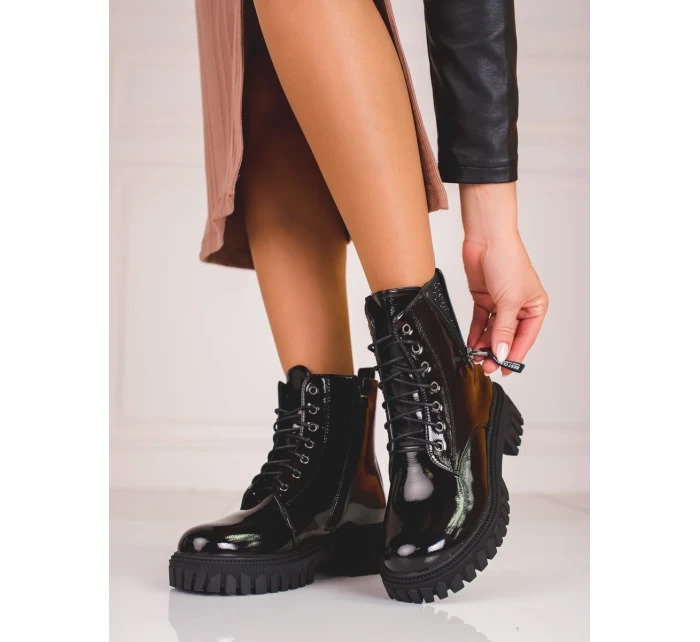 Originální kotníčkové boty dámské černé na plochém podpatku Originální kotníčkové boty dámské černé na plochém podpatku