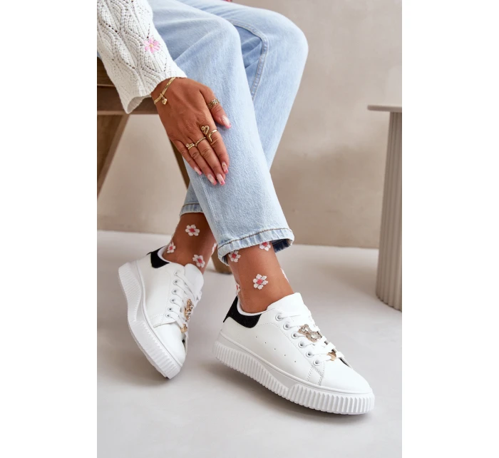 Nízké Tenisky Z Eko Kůže S Přívěsky model 21667696 - Boto Nízké Tenisky Z Eko Kůže S Přívěsky model 21667696 - Boto