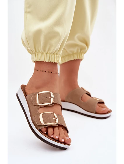 Dámské pantofle se zlatými sponami model 22094931 světle hnědé - Inblu Dámské pantofle se zlatými sponami model 22094931 světle hnědé - Inblu