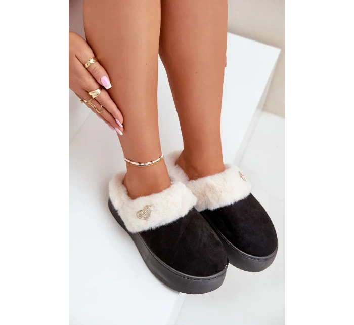 Dámské Pantofle S Kožešinou A Ozdobným Srdcem Černé Otielo