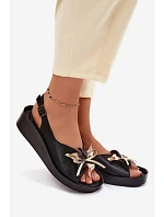 Kožené dámské sandály s ozdobou model 22133641 Černé - S.Barski