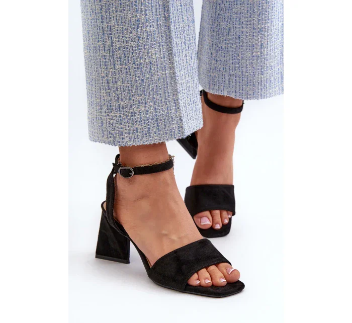 Dámské sandály na vysokém podpatku vyrobené z Eco Suede Black Upttima Dámské sandály na vysokém podpatku vyrobené z Eco Suede Black Upttima