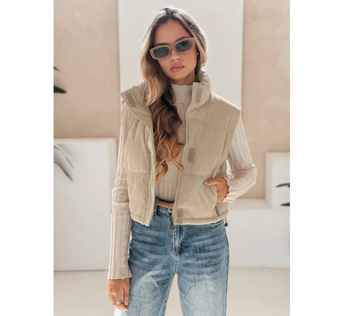 Dámská prošívaná béžová vesta Dstreet model 21991827 - FashionStreet Dámská prošívaná béžová vesta Dstreet model 21991827 - FashionStreet