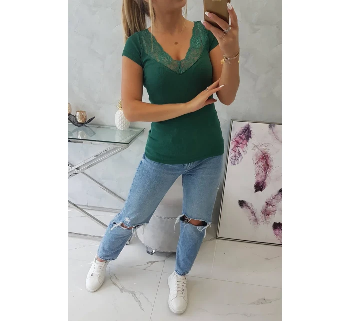 Halenka s krajkovým výstřihem zelená