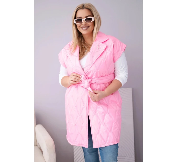 Dámská vesta Plus Size prošívaná s páskem a límcem světle růžová