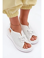 Kožené dámské sandály s ozdobným detailem bílé Deliva