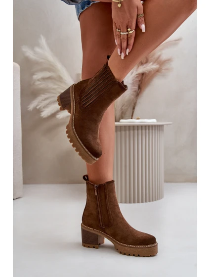 Dámské boty na podpatku z eko semiše zateplené tmavě hnědé Nevitas Dámské boty na podpatku z eko semiše zateplené tmavě hnědé Nevitas