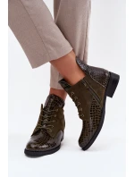 Dámské lakované botky Vinceza – s dekorativním ražením, tmavě zelené Dámské lakované botky Vinceza – s dekorativním ražením, tmavě zelené