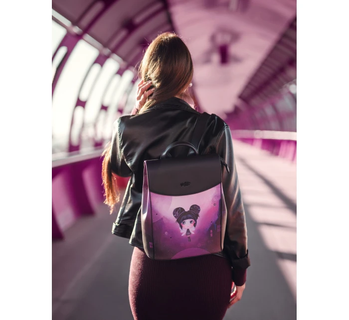 Dámský batoh s klopou Vushie Vivian Rounded Flap Backpack Dámský batoh s klopou Vushie Vivian Rounded Flap Backpack