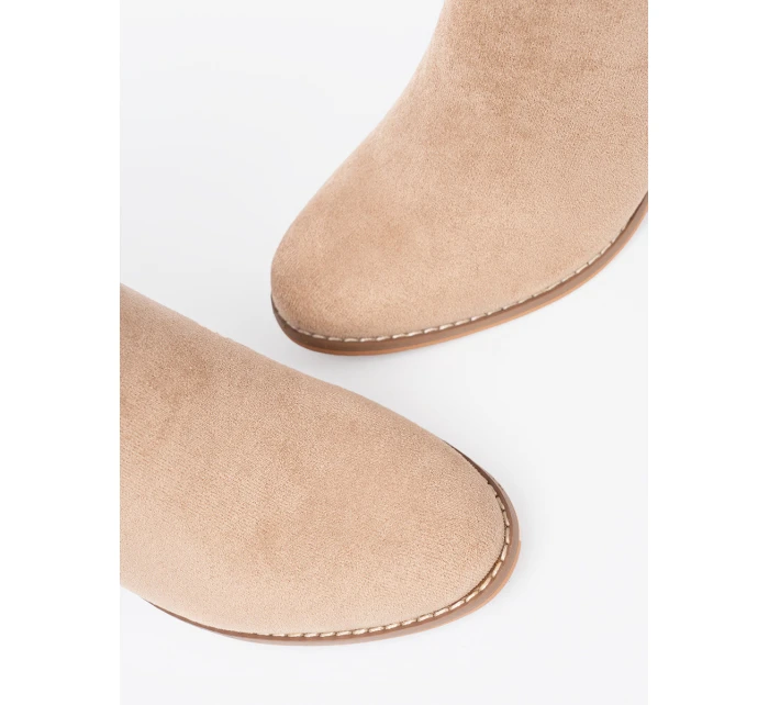 Zajímavé kotníčkové boty hnědé dámské na širokém podpatku Zajímavé kotníčkové boty hnědé dámské na širokém podpatku