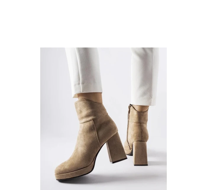 Boty na podpatku model 205870 Solea Boty na podpatku model 205870 Solea