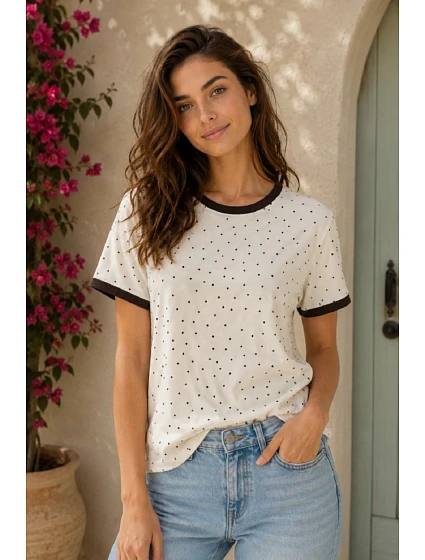 model 22180219 BLOUSE - OFF PINK model 22180219 BLOUSE - OFF PINK