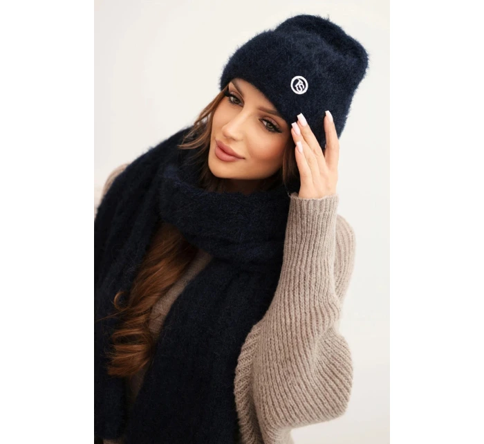 Dámská souprava čepice a dlouhý šál z měkké příze modrý