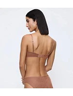 Triumph Signature Sheer – neviditelná podprsenka s kosticemi a odnímatelnými ramínky Triumph Triumph Signature Sheer – neviditelná podprsenka s kosticemi a odnímatelnými ramínky Triumph