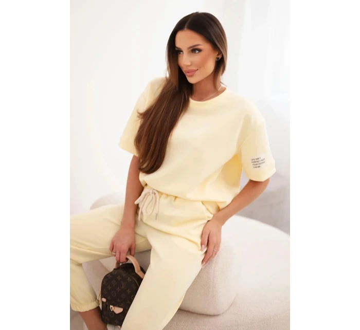 Dámský komplet z viskózy máslíčko s krátkým rukávem a kalhotami žlutý