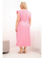 Dámské šaty plus size z viskózy, plisované s vázáním světle růžová Dámské šaty plus size z viskózy, plisované s vázáním světle růžová