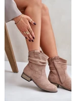 Zateplené boty s nařasením na nízkém podpatku béžové model 21677623 - EVENTO Zateplené boty s nařasením na nízkém podpatku béžové model 21677623 - EVENTO