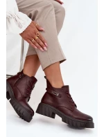 Nízké zateplené dámské kotníkové boty na klínku s ozdobným páskem bordó model 21712788 - Boto