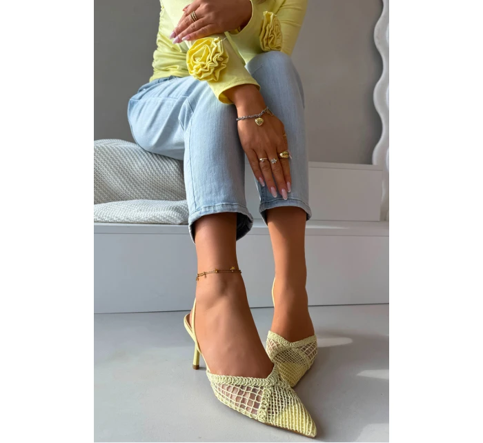 Sandály z pleteniny na podpatku žluté model 21919230 - Boto