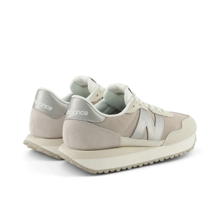 Boty W model 21167339 - New Balance