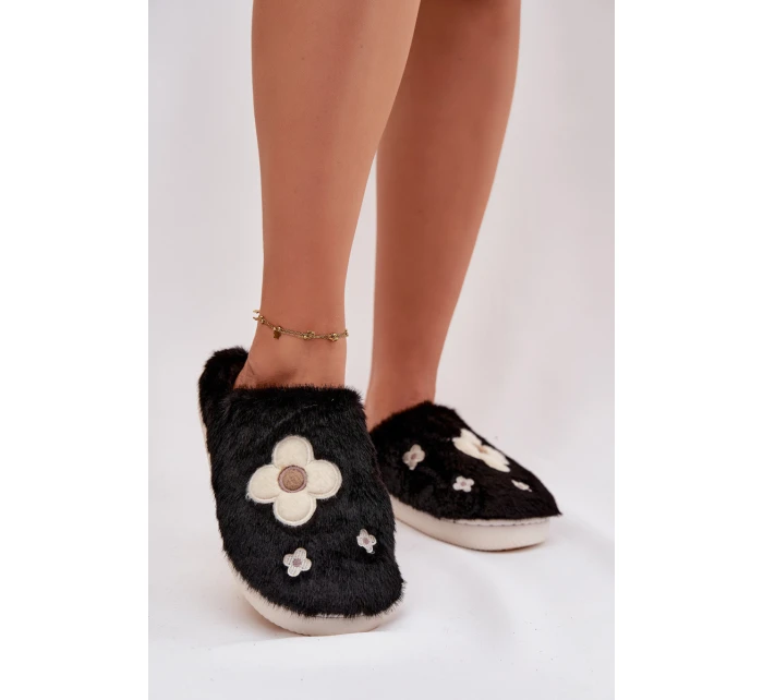 Kožešinové pantofle s květinami Černé Selinne Kožešinové pantofle s květinami Černé Selinne