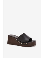 Dámské nazouváky na platformě se zlatými Černé model 21918859 - Boto