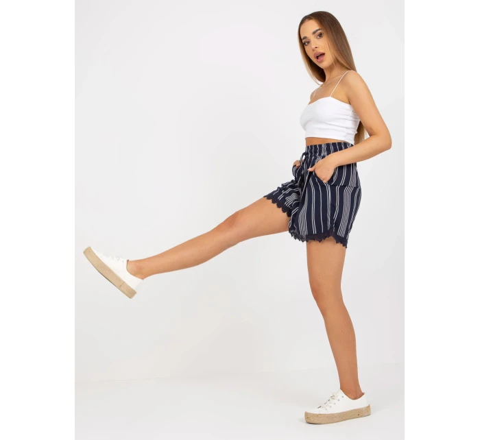 Šortky D73771M62233KA námořnická modrá Šortky D73771M62233KA námořnická modrá