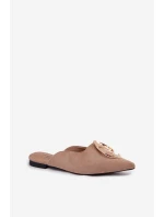 Dámské nazouváky s ozdobným zlatým detailem tmavě béžové model 21918971 - Boto Dámské nazouváky s ozdobným zlatým detailem tmavě béžové model 21918971 - Boto