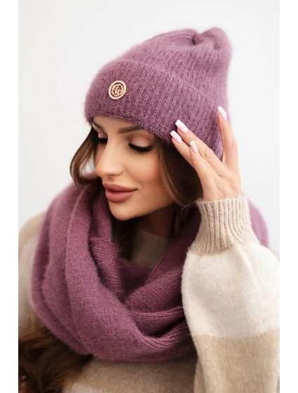 Dámský komplet s čepicí a šálou z měkké pleteniny tmavě růžový