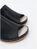 Praktické  nazouváky dámské černé na klínku