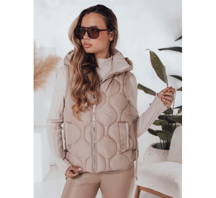 Dámská prošívaná vesta s kapucí tmavě béžová Dstreet model 21990911 - FashionStreet