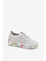 Semišové Ažurové Dámské Polobotky model 22074685 Béžové - VINCEZA Semišové Ažurové Dámské Polobotky model 22074685 Béžové - VINCEZA