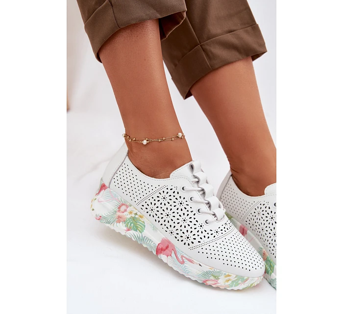 Semišové Ažurové Dámské Polobotky model 22074685 Béžové - VINCEZA Semišové Ažurové Dámské Polobotky model 22074685 Béžové - VINCEZA