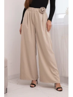 Dámské elegantní kalhoty s širokou nohavicí a ozdobným květem béžové
