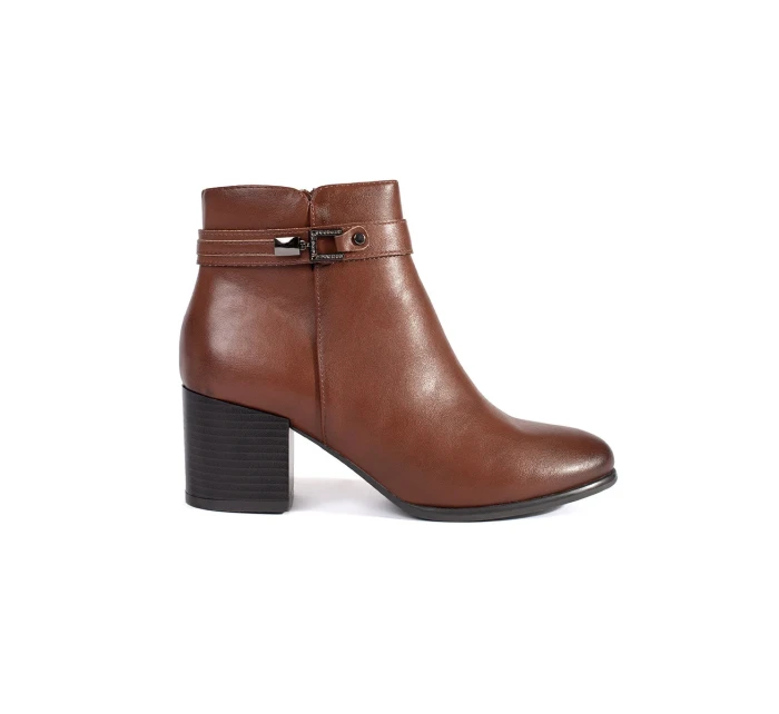 Pěkné  kotníčkové boty hnědé dámské na širokém podpatku