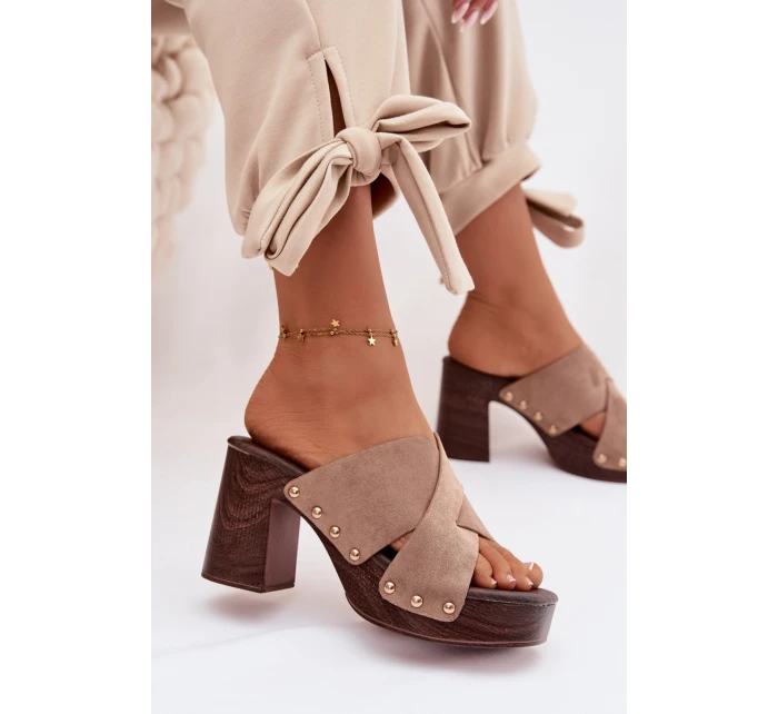 Dámské sandály na podpatku se zlatými přezkami tmavě béžové Nerelle