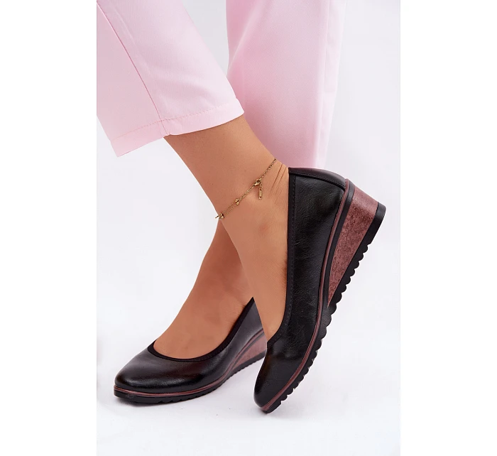 Dámské polobotky na platformě model 22100033 Černé - VINCEZA Dámské polobotky na platformě model 22100033 Černé - VINCEZA