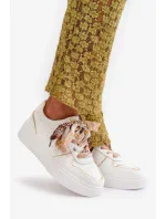 Dámské tenisky na platformě s ozdobným šněrováním bílé Mistra Dámské tenisky na platformě s ozdobným šněrováním bílé Mistra