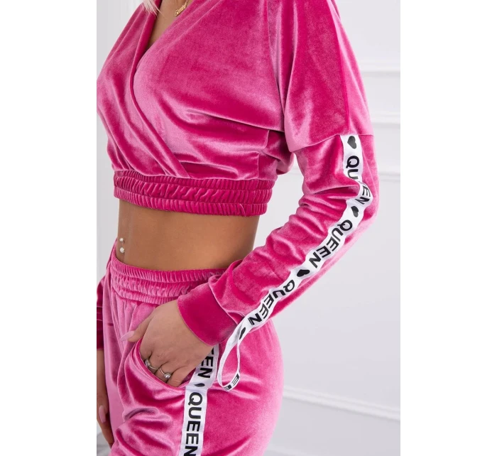 Velurová souprava s nápisem Queen fuchsia