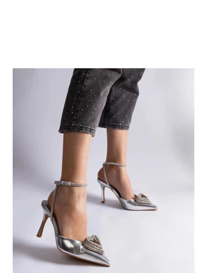 Dámské lodičky na jehlovém podpatku / Stříbrná model 21103431 - Inello