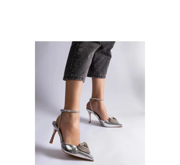Dámské lodičky na jehlovém podpatku / Stříbrná model 21103431 - Inello
