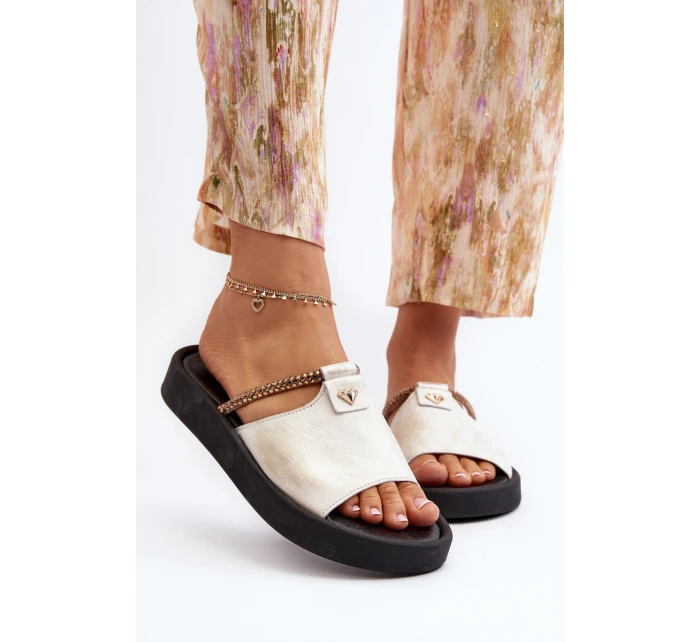 Kožené dámské žabky model 21646214 stříbrné - Zazoo Kožené dámské žabky model 21646214 stříbrné - Zazoo