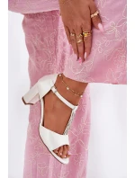 Dámské Sandály Na Podpatku S Dekorativním Páskem Eko Kůže Bílé Triavera