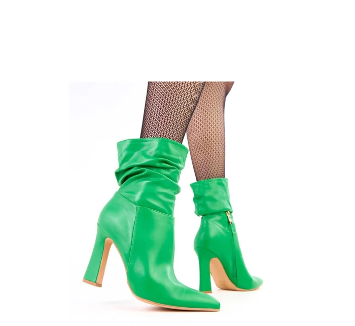 Boty na podpatku model 218538 Solea Boty na podpatku model 218538 Solea