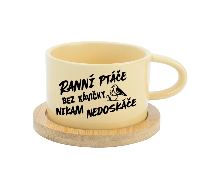 RANNÍ PTÁČE BEZ KÁVIČKY NIKAM NEDOSKÁČE - žlutý hrníček makronka 200 ml RANNÍ PTÁČE BEZ KÁVIČKY NIKAM NEDOSKÁČE - žlutý hrníček makronka 200 ml