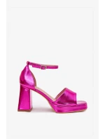 Dámské lakované sandály na sloupku Fuchsie Marila Dámské lakované sandály na sloupku Fuchsie Marila