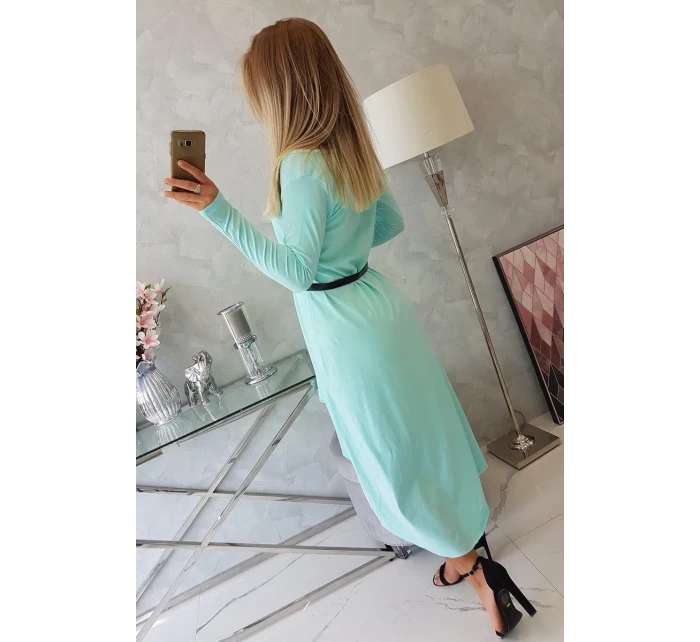 Šaty s ozdobným páskem a nápisem mint