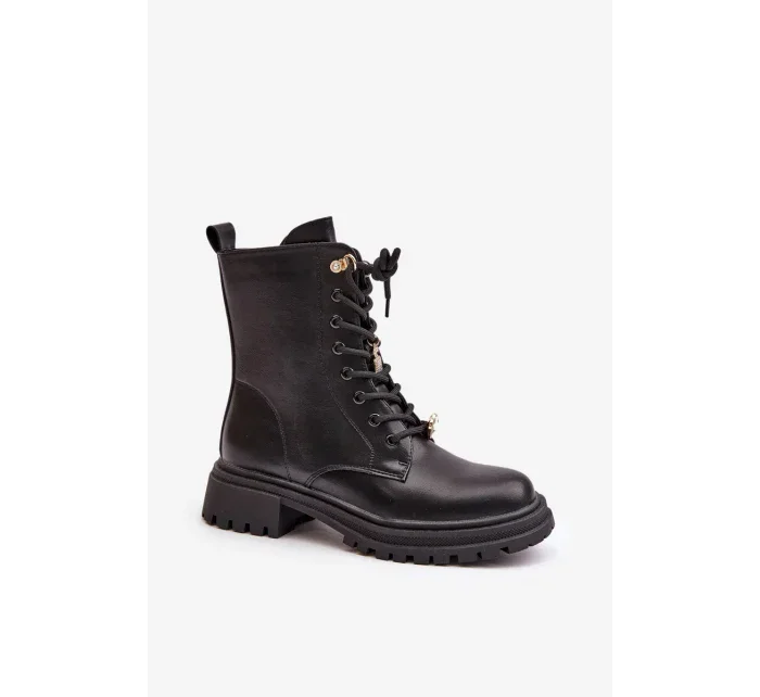 Eko Kožené Kotníkové Boty Workery Dámské S Přívěsky Černé Rianael Eko Kožené Kotníkové Boty Workery Dámské S Přívěsky Černé Rianael